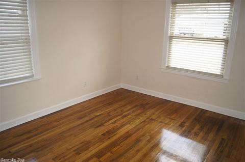422 W Pine St, Benton, AR 72015 photo 10