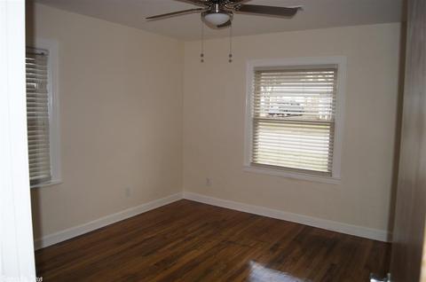 422 W Pine St, Benton, AR 72015 photo 9