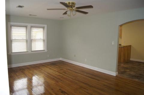 422 W Pine St, Benton, AR 72015 photo 3