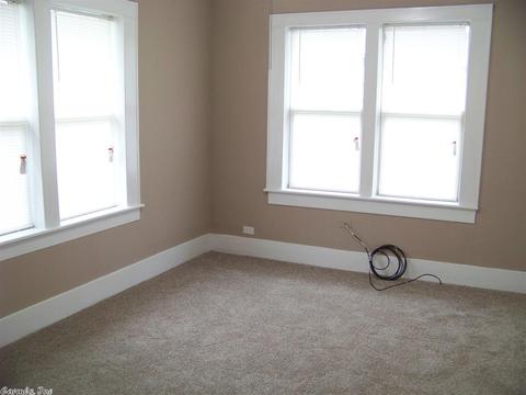 306 Pine Bluff St, Malvern, AR 72104 photo 9