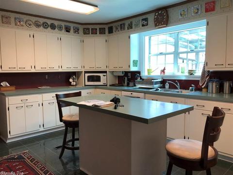 2300 Pine Hill Dr, Pine Bluff, AR 71603 photo 8
