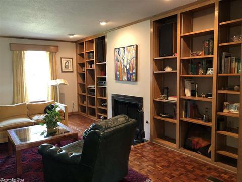2300 Pine Hill Dr, Pine Bluff, AR 71603 photo 3