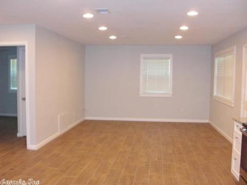 28 Meadowbrook Dr, Conway, AR 72032 photo 2