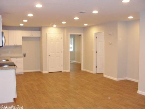 28 Meadowbrook Dr, Conway, AR 72032 photo 3
