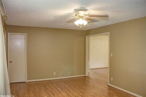 104 Carter Dr, Searcy, AR 72143 photo 2