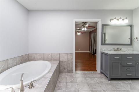 306 E Conway, Benton, AR 72015 photo 32
