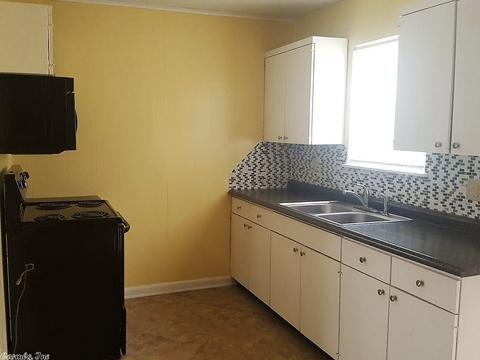 1304 Bailey St, Pine Bluff, AR 71601 photo 6
