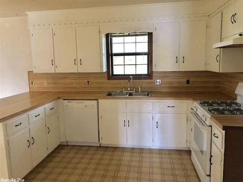 349 Hall St, Clinton, AR 72031 photo 3