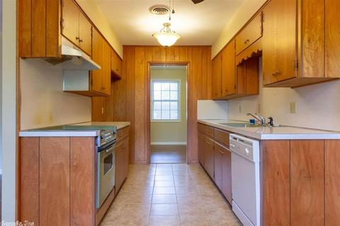 1309 Hillcrest Dr, Conway, AR 72034 photo 9