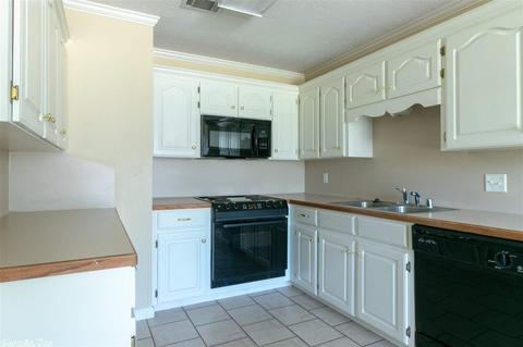 2125 Dillard, Conway, AR 72034 photo 9