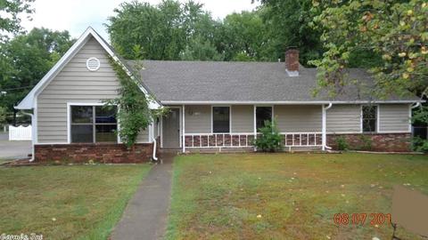 1272 Lincoln St, Conway, AR 72032 photo 1