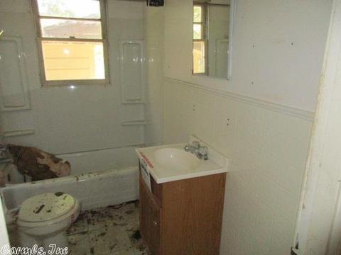 2005 S Fox St, Pine Bluff, AR 71603 photo 8