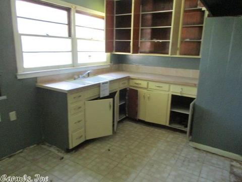 2005 S Fox St, Pine Bluff, AR 71603 photo 6