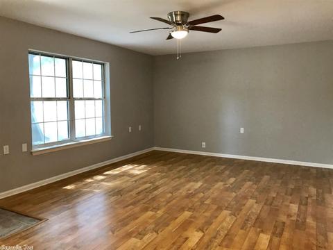 418 S Main, Benton, AR 72015 photo 3