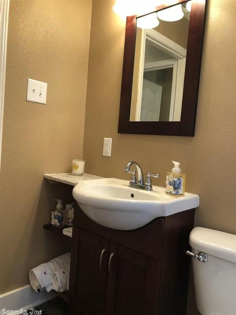 1114 E North St, Benton, AR 72015 photo 8