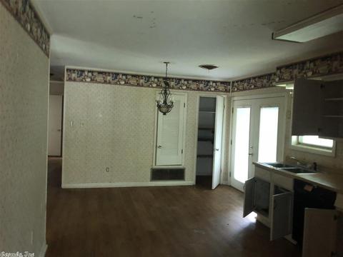 2208 W 37th Ave, Pine Bluff, AR 71603 photo 6
