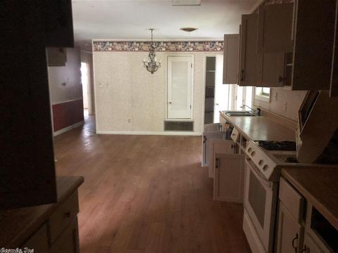 2208 W 37th Ave, Pine Bluff, AR 71603 photo 8
