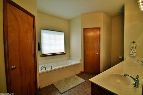 1690 Hosta, Conway, AR 72034 photo 27
