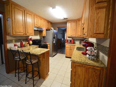 904 Silktree Dr, Bryant, AR 72022 photo 2