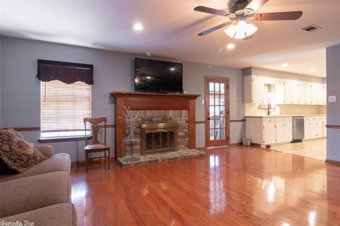 212 S Hampton, Conway, AR 72034 photo 6