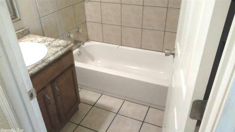 292 E Carlson, Trumann, AR 72472 photo 9