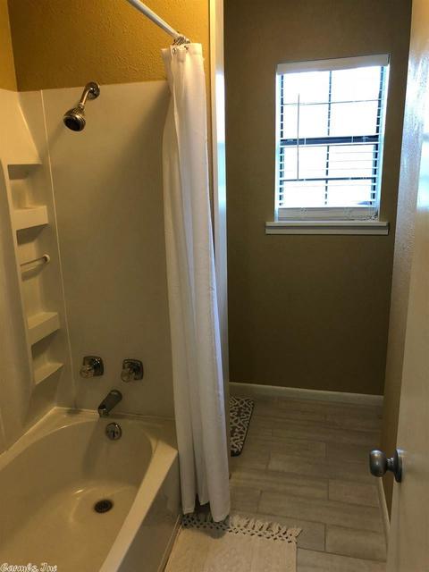 705 E Br, Morrilton, AR 72110 photo 8