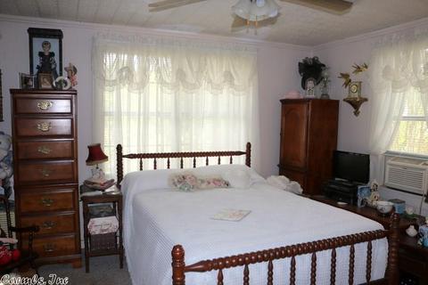 164 E Main St, Lockesburg, AR 71846 photo 6