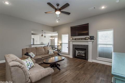 2145 Spring Valley Dr, Conway, AR 72034 photo 2