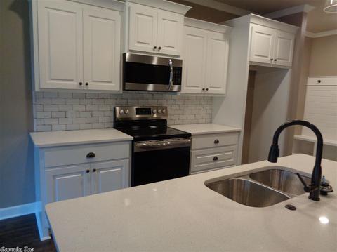 916 Dawsons Pointe Ave, Bryant, AR 72022 photo 4