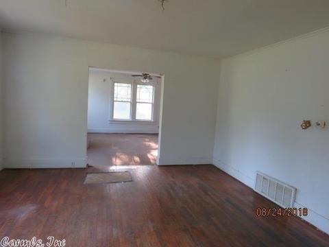 1806 S Linden St, Pine Bluff, AR 71603 photo 3