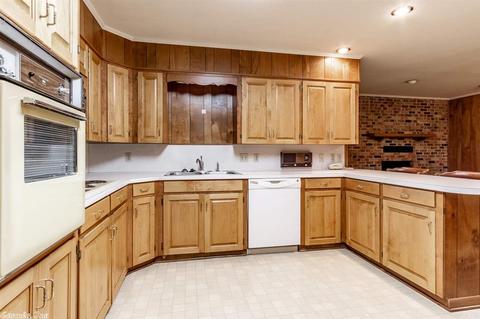 13 Williamsburg Ct, Conway, AR 72034 photo 12