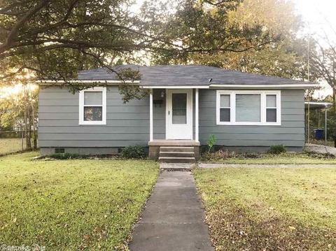 1725 Clifton, Conway, AR 72032 photo 1