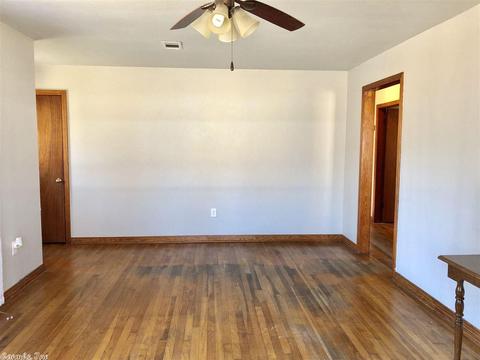 1725 Clifton, Conway, AR 72032 photo 6