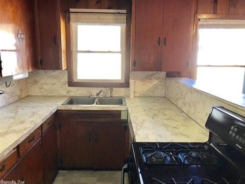 1725 Clifton, Conway, AR 72032 photo 14
