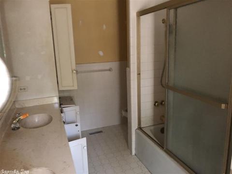 2305 Beau Monde, Pine Bluff, AR 71603 photo 12