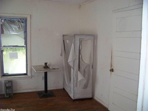 904 E Mill St, Malvern, AR 72104 photo 4