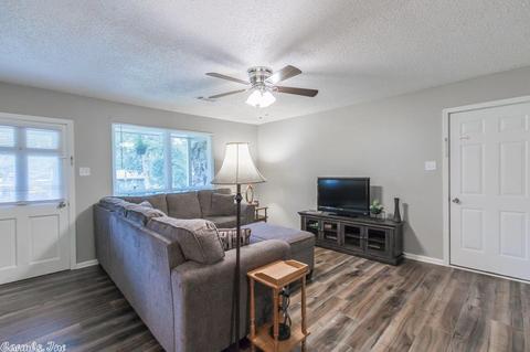 1908 Penland Dr, Benton, AR 72015 photo 4