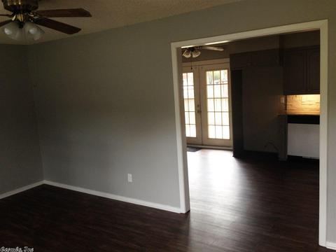 39 Crain Dr, Bryant, AR 72022 photo 5