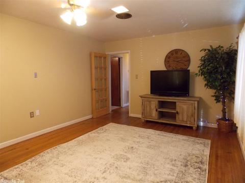 108 S Holly St, Beebe, AR 72012 photo 2