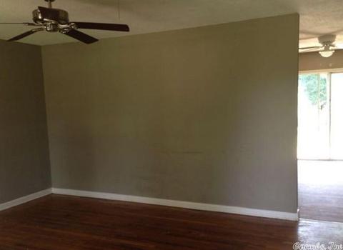 421 Angus St, Conway, AR 72034 photo 2