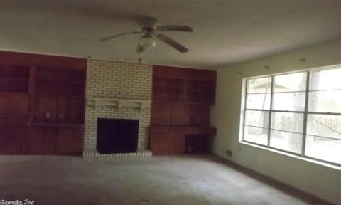 14 King Richard Cv, Pine Bluff, AR 71603 photo 2