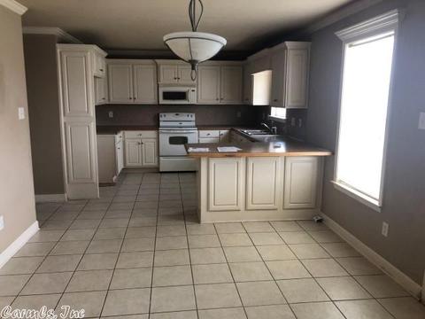 914 April Ln, Beebe, AR 72012 photo 5