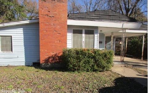 1317 S Hickory St, Pine Bluff, AR 71601 photo 1