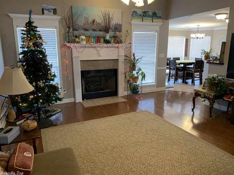 106 Farah, White Hall, AR 71602 photo 4