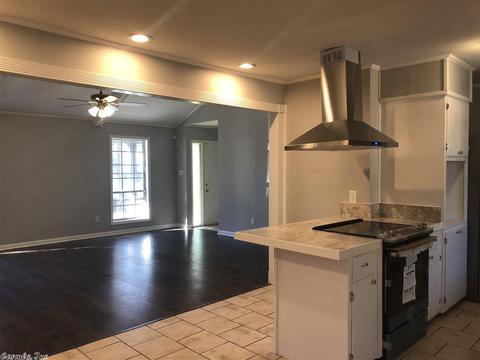 1915 Sunset Cv, Pine Bluff, AR 71603 photo 4
