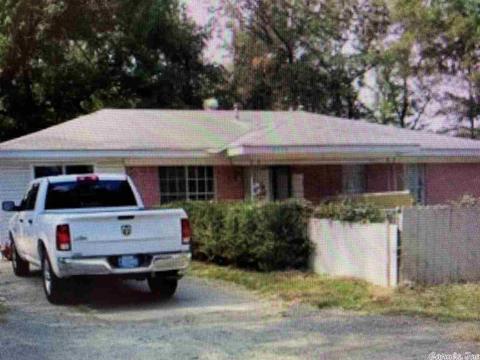 2202 Crestwood, Pine Bluff, AR 71603 photo 1