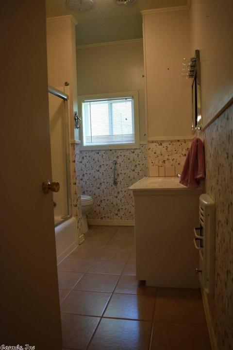 912 E Main St, Gurdon, AR 71743 photo 13