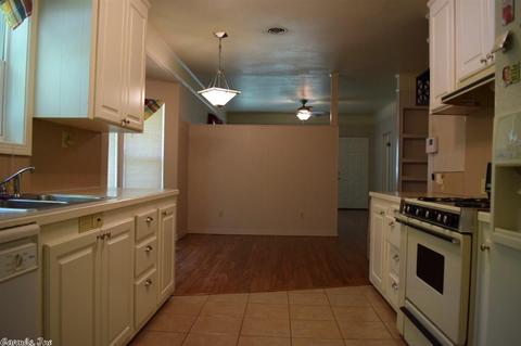 912 E Main St, Gurdon, AR 71743 photo 4