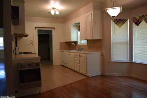 912 E Main St, Gurdon, AR 71743 photo 3