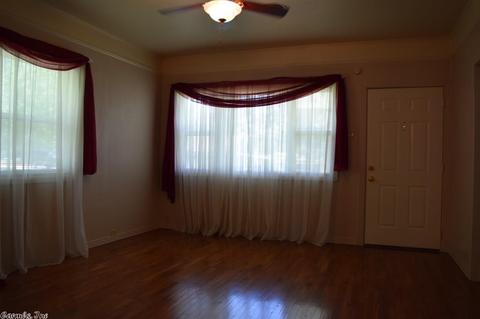 912 E Main St, Gurdon, AR 71743 photo 5